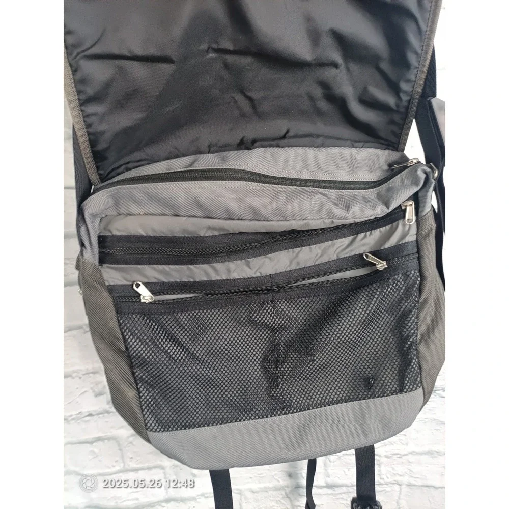 North Face Messenger Bag Gray Adjustable Strap  Clean S12